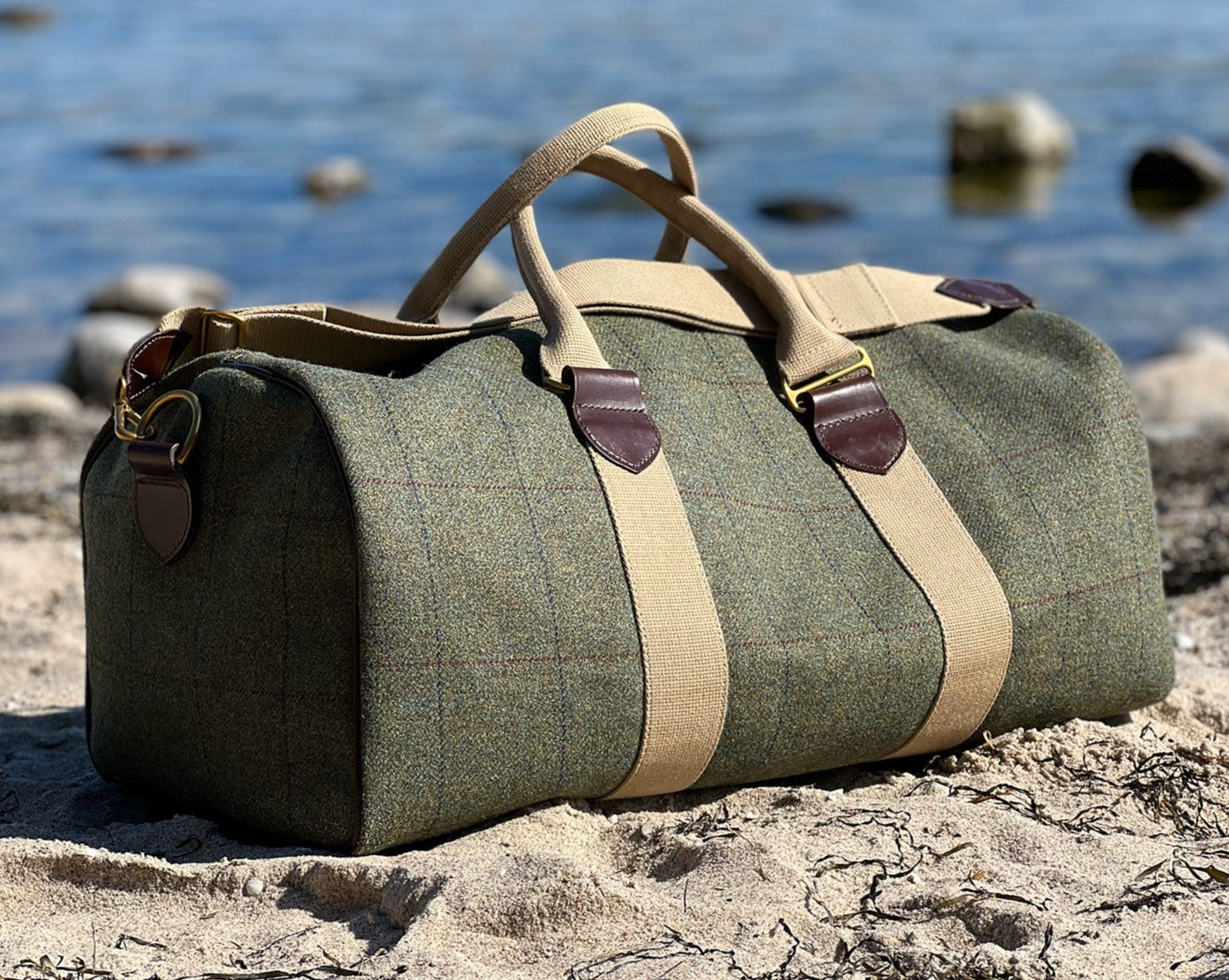 Schottische Tweed Accessoires – Taschen, Notizbücher und Stoff aus robustem Tweed