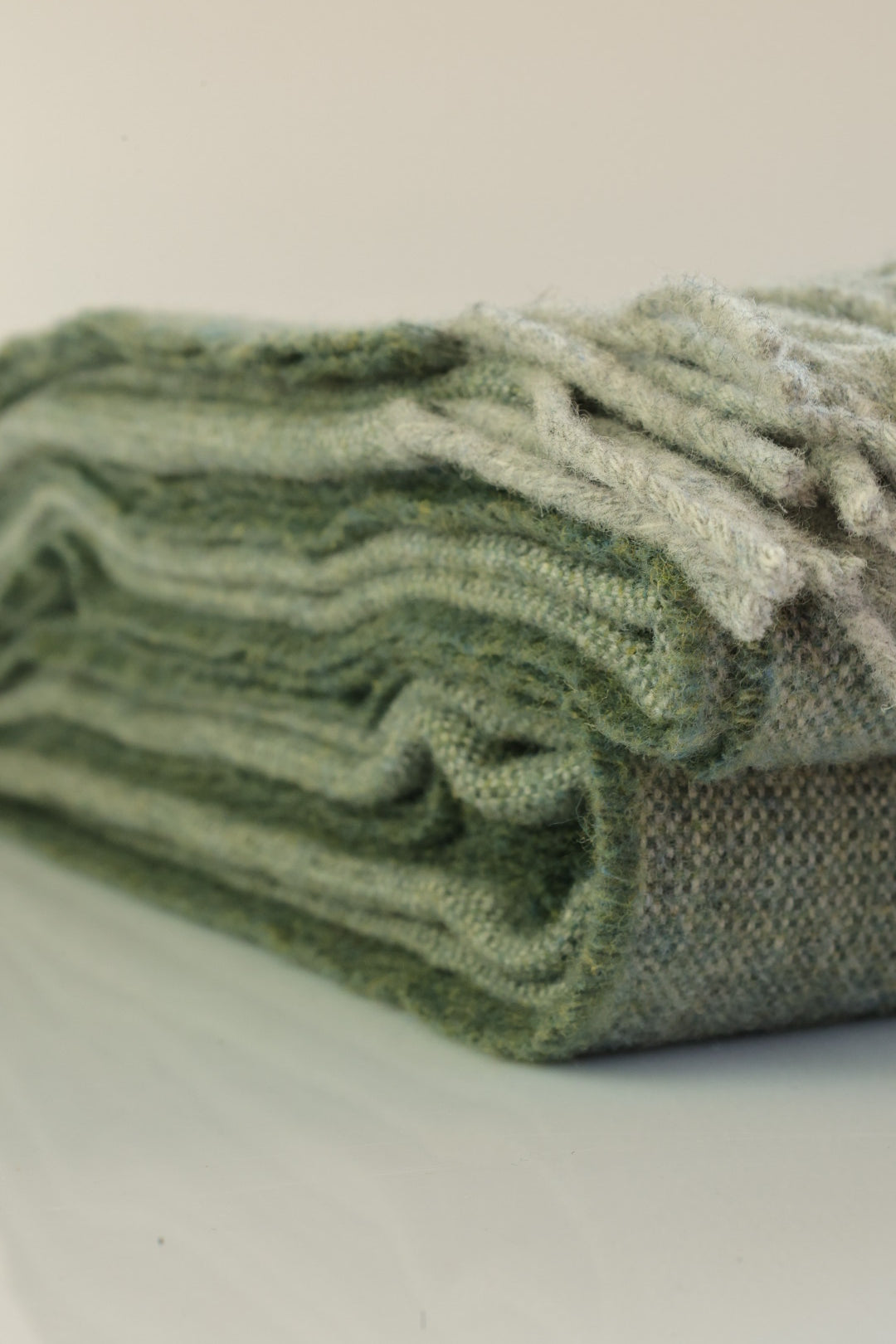 Bedspread 100% virgin wool green