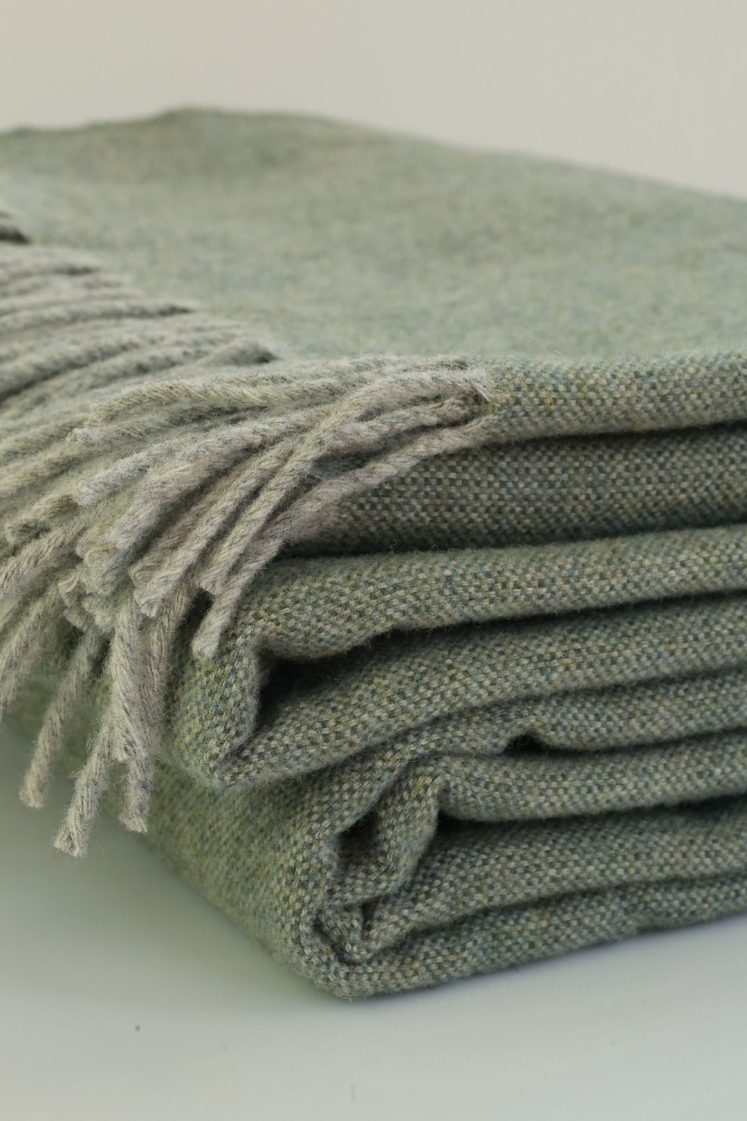 Bedspread 100% virgin wool green