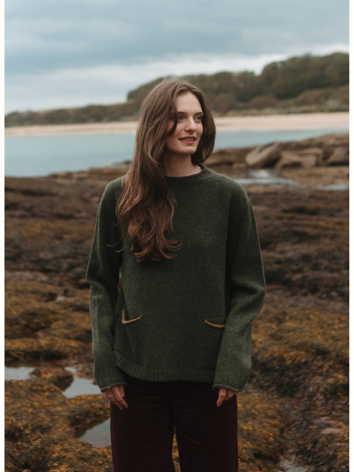 Eribé Damen Tweed Nep Pullover Green Lichen — kastiger Schnitt, 100% Shetland-Lammwolle