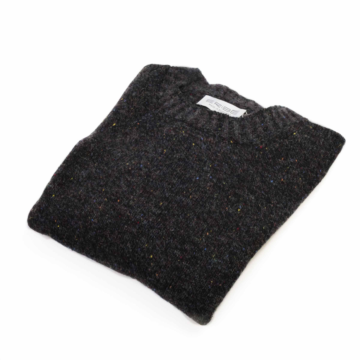Eribé Herren Bruar Falls Pullover Gravel — Flachansicht, Fair Isle Mustergebung im Detail