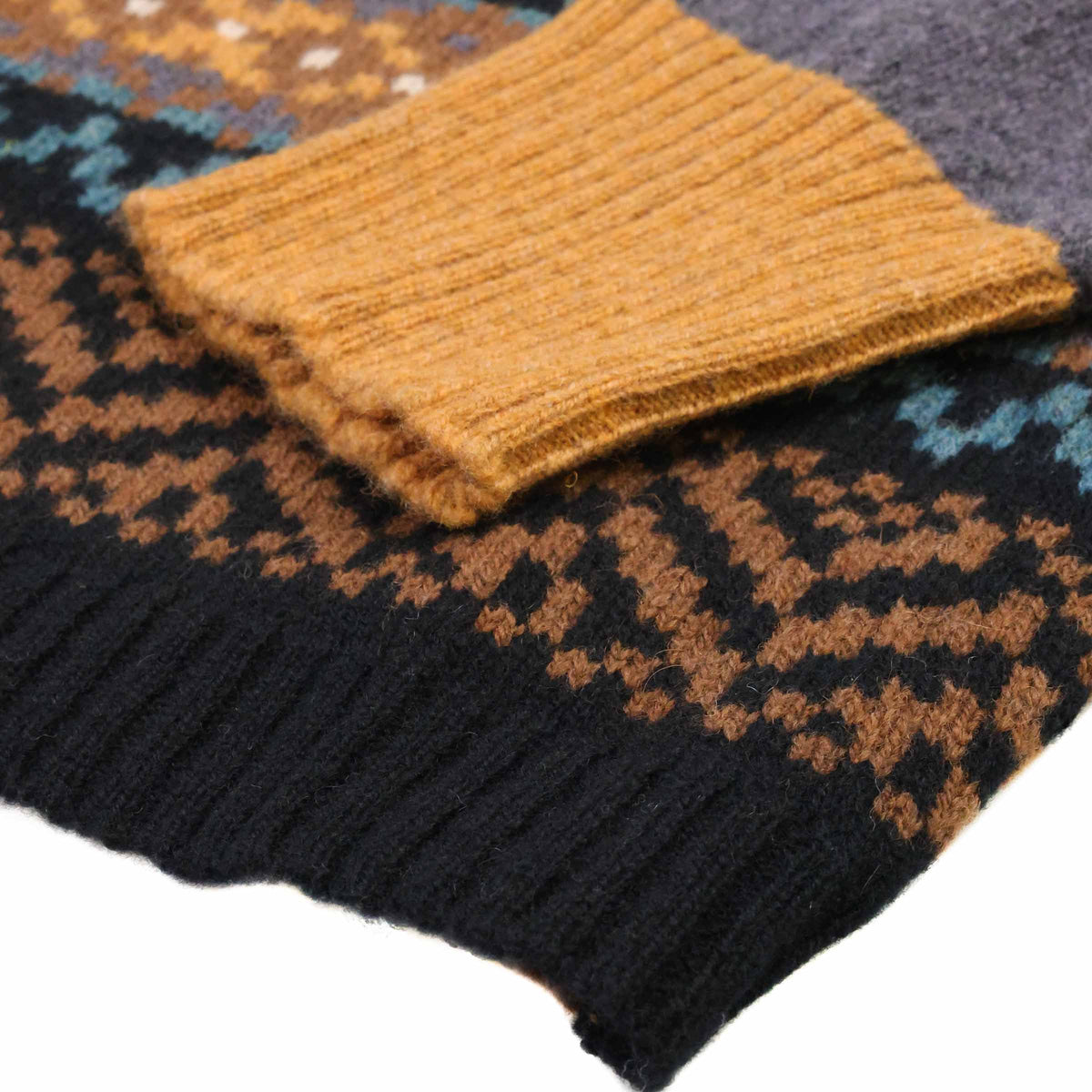 Eribé Damen Stobo Graffiti Pullover Birlie | Lila & Senfgelb · Wendbar · Merino Lammwolle