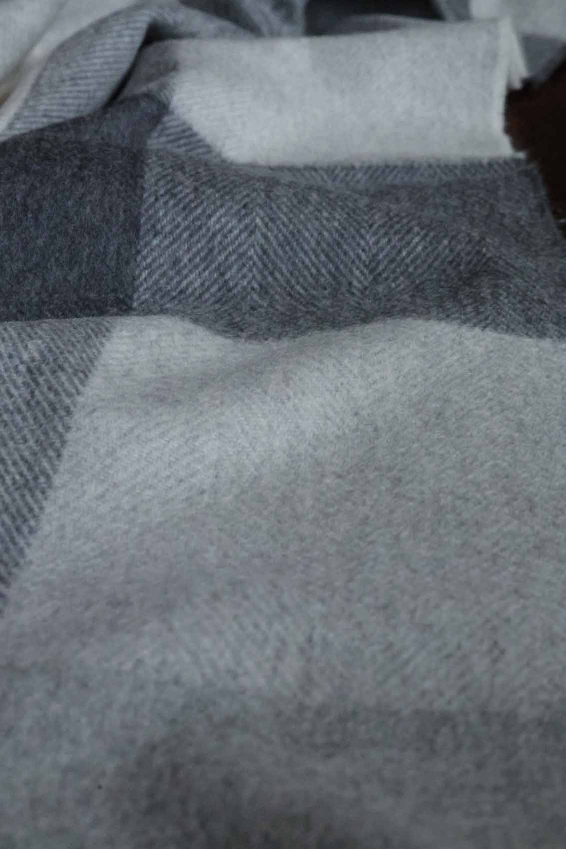 Large Cashmere Stole | Checked Gray
