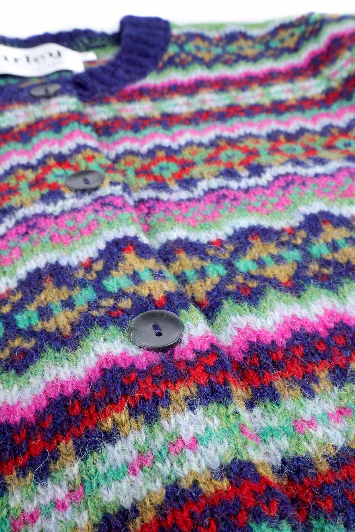 Harley of Scotland Fairisle Strickjacke Mitternachtsblau | Reine Schurwolle