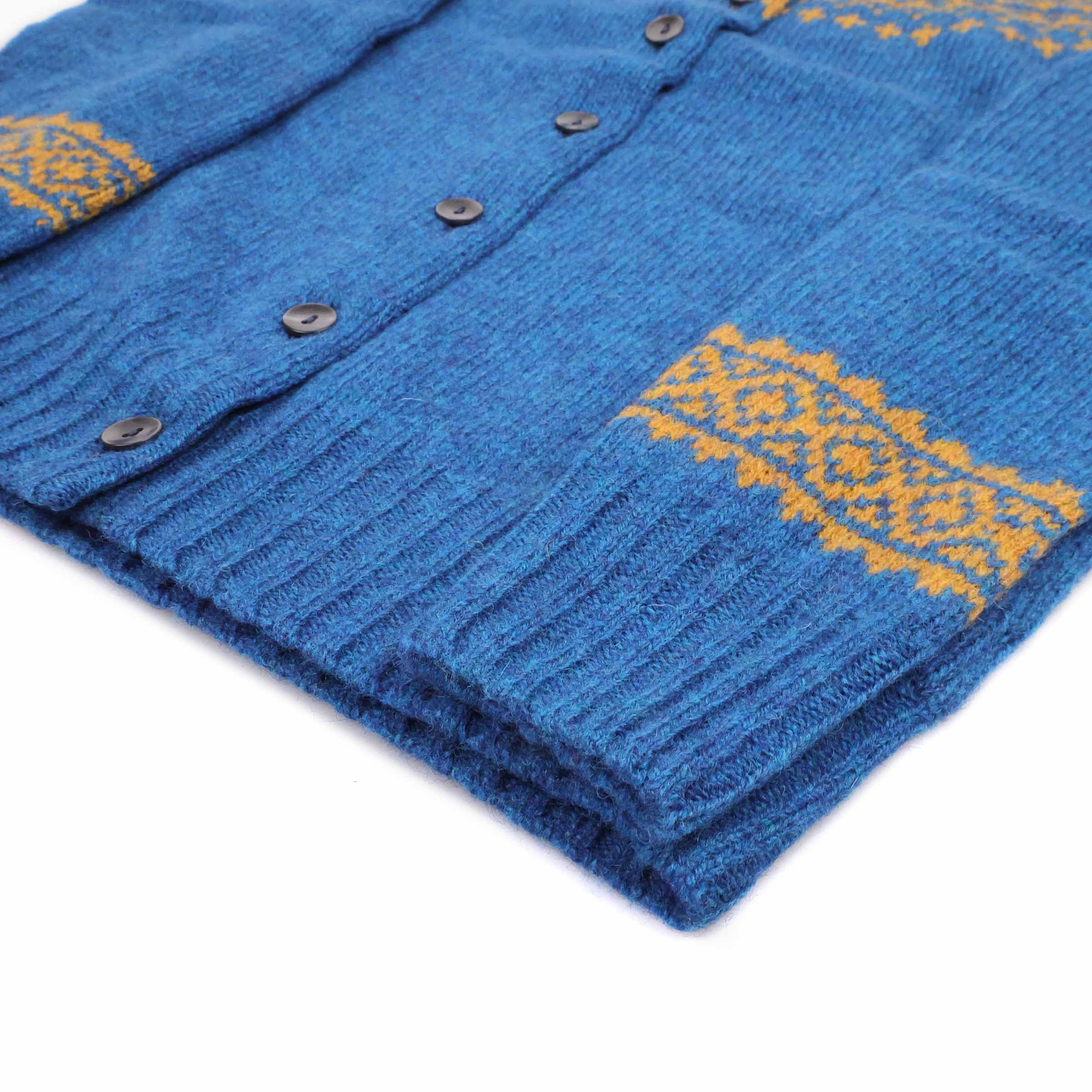 Harley of Scotland Fairisle Strickjacke Neptune Blau — Taille mit geripptem Saum, 100% Supersoft Schurwolle