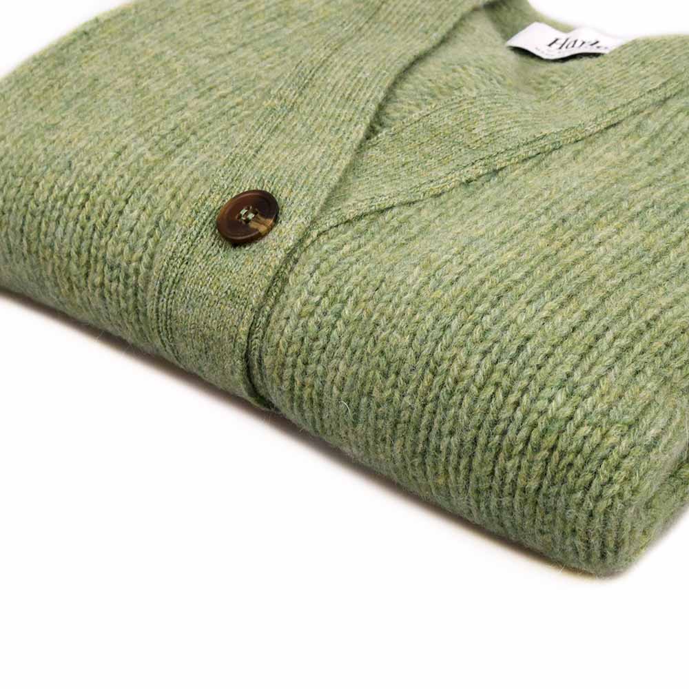Harley-Scotland-Damen-Strickjacke-Salbei-Grun-gefalten