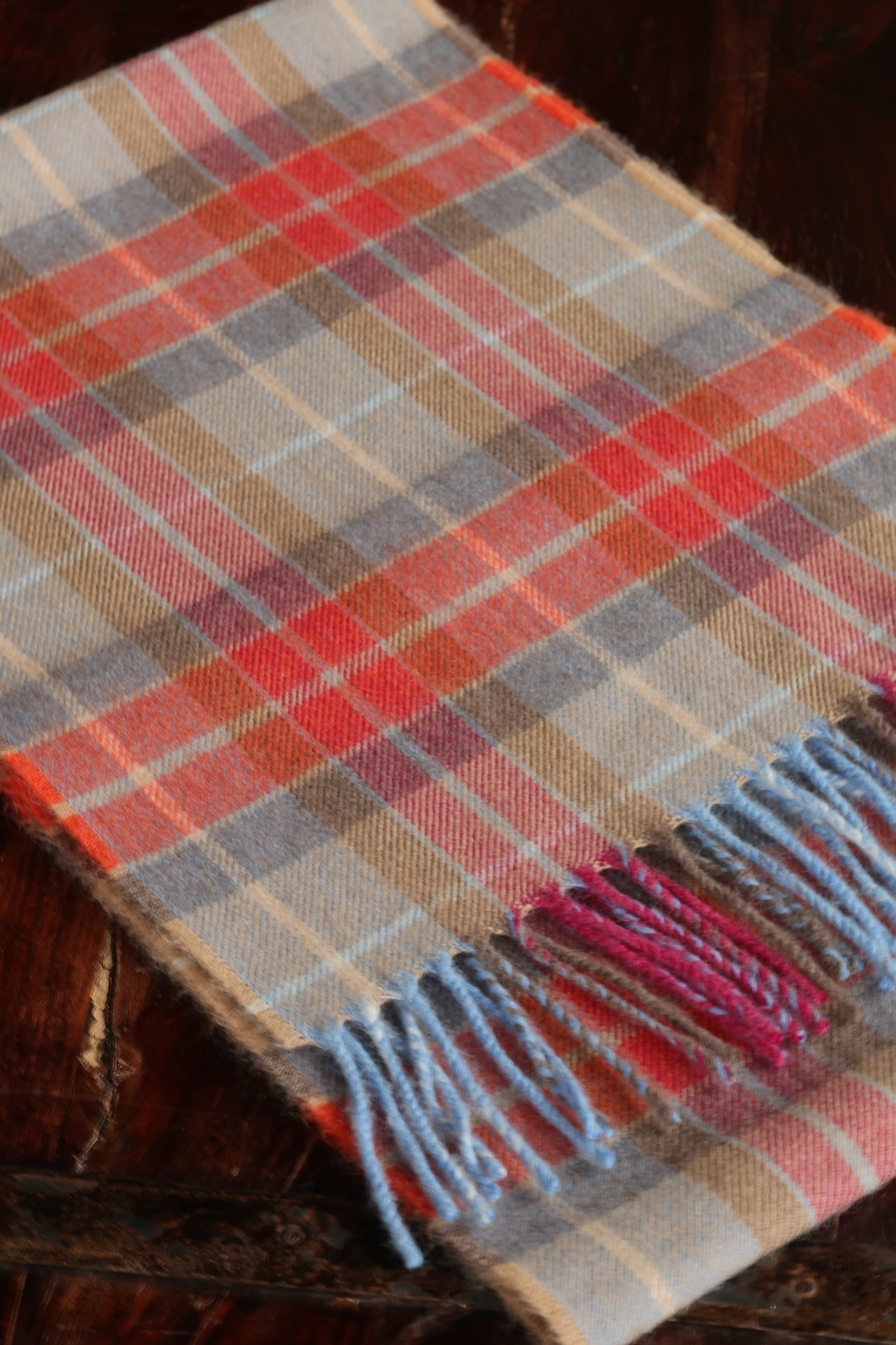 Colorful cashmere scarf beige