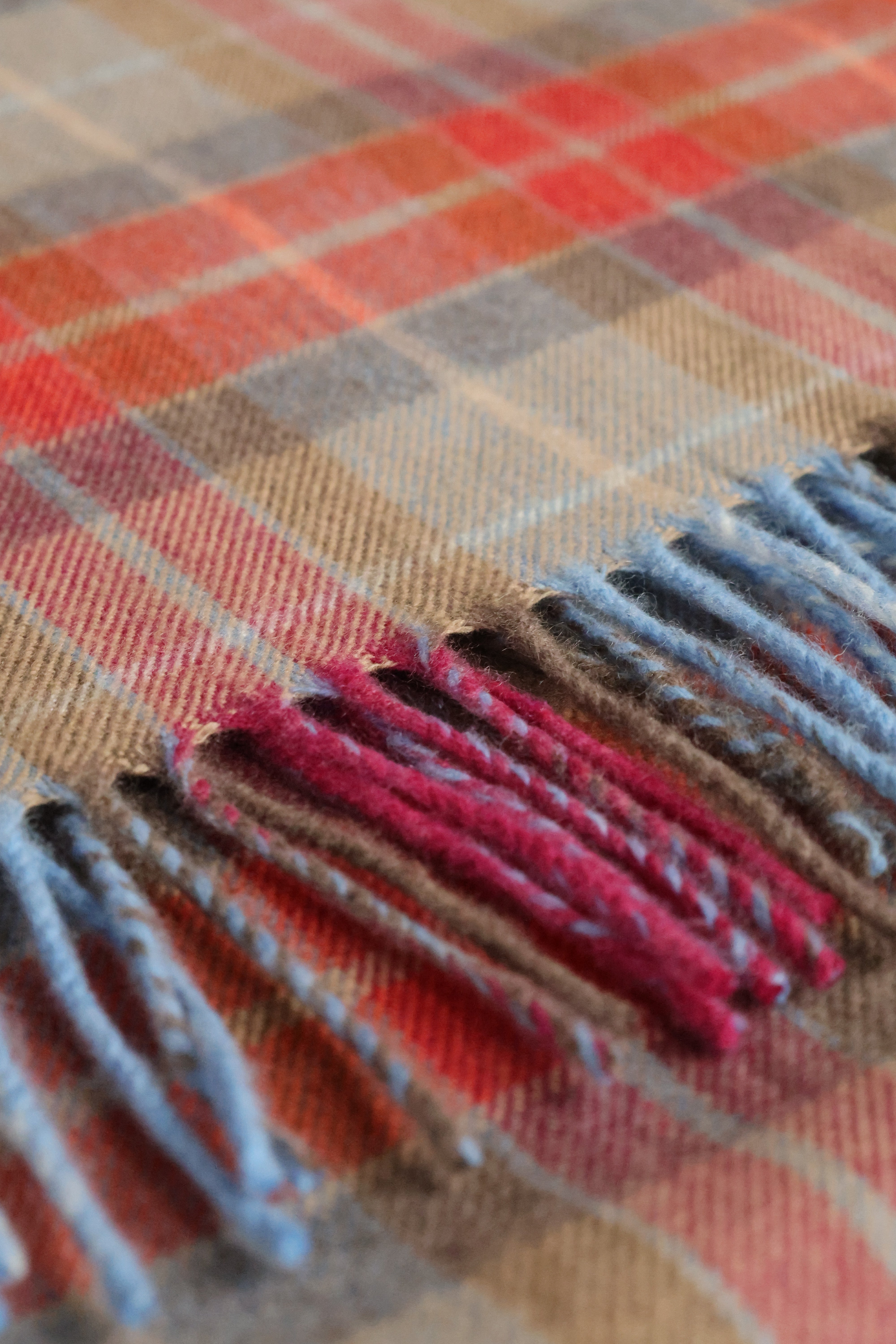 Colorful cashmere scarf beige