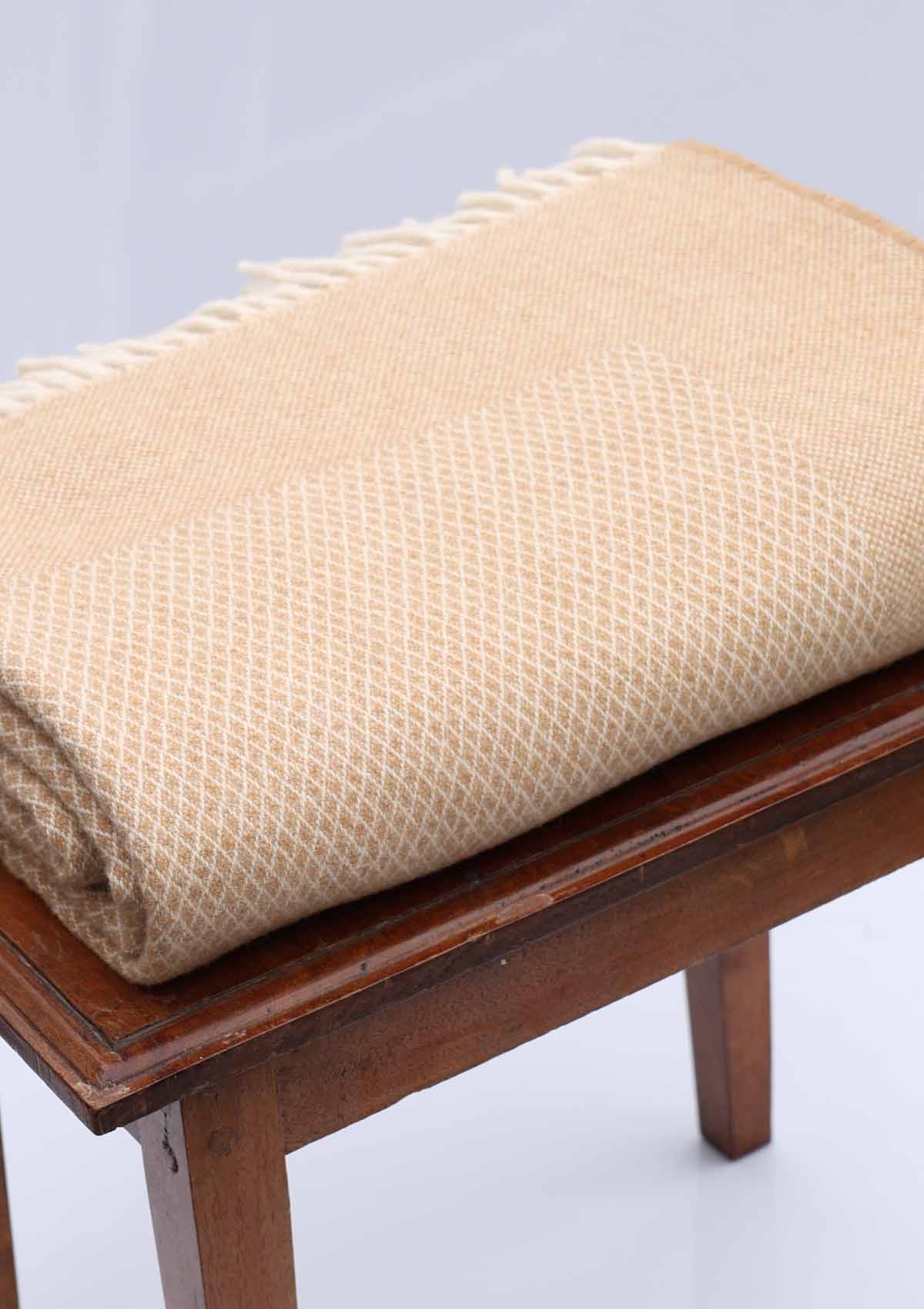 Cuddly blanket diamond pattern corn