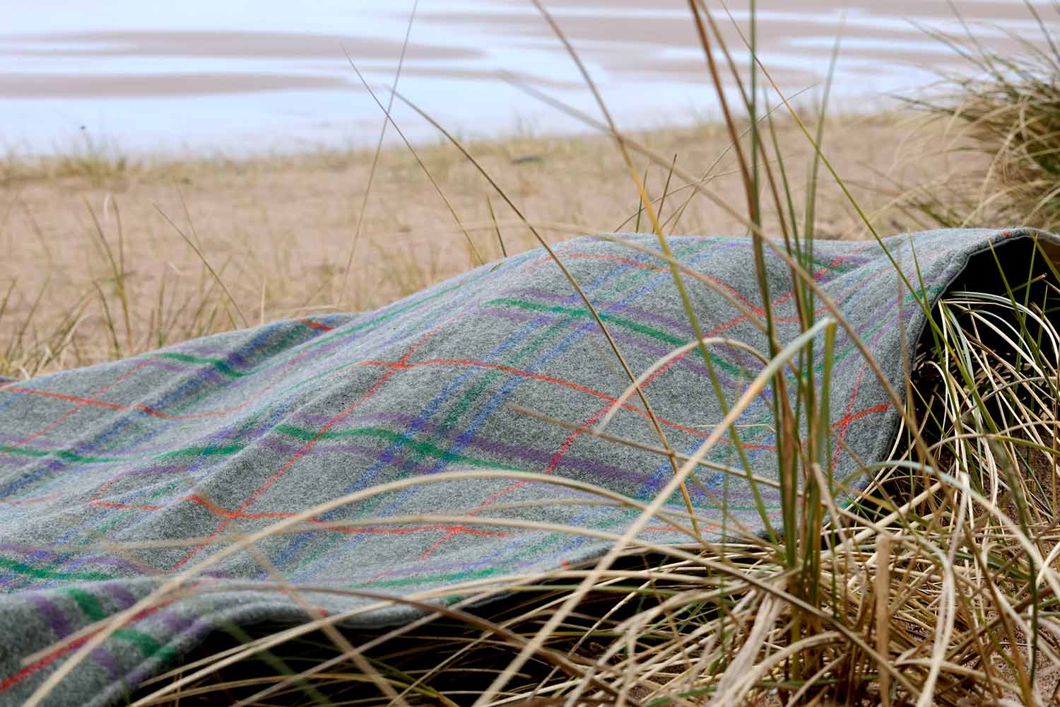 Kuuhi Picknickdecke am Strand im Schottland