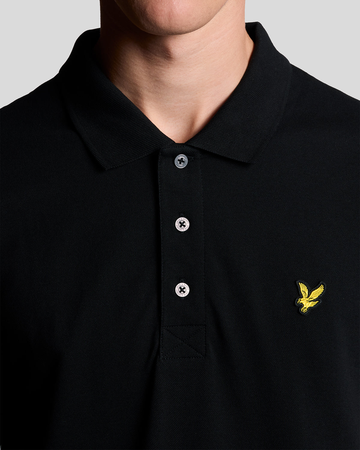 Lyle & Scott Poloshirt Jet Black — Detailansicht