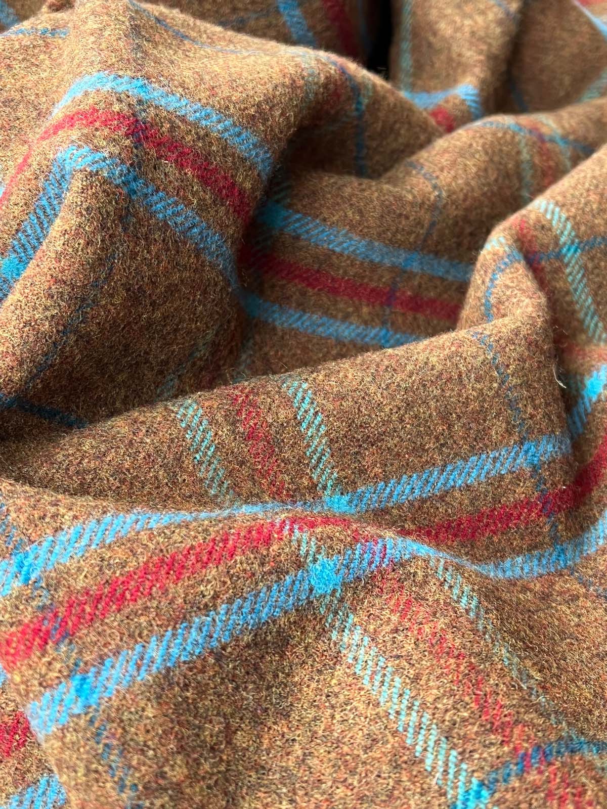 Scottish wool blankets Checked | Brown with blue and red check