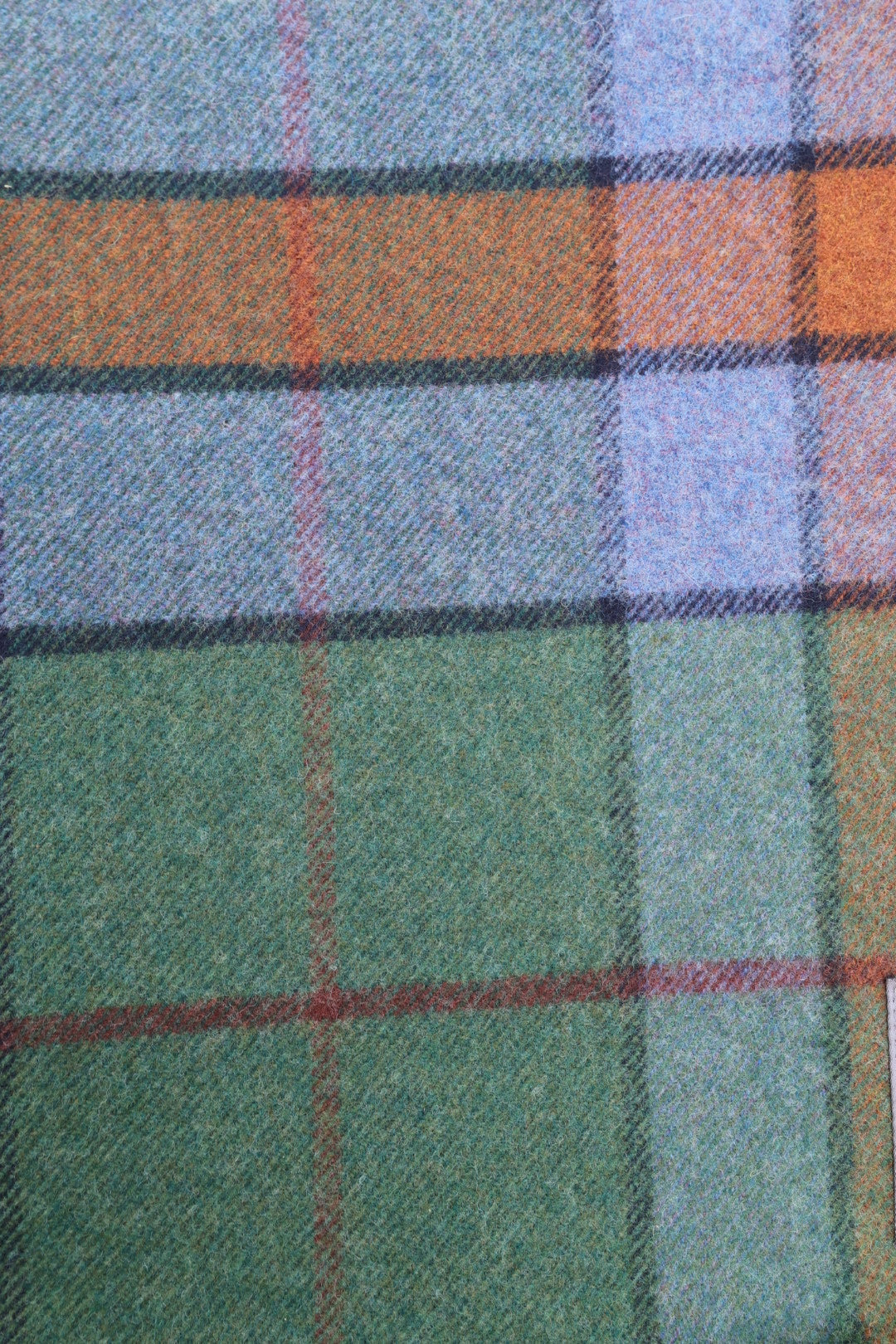Schottische Picknickdecke Ben Oss Tartan im Freien — Grün, Orange und Rot, 170 × 150 cm, wasserdicht