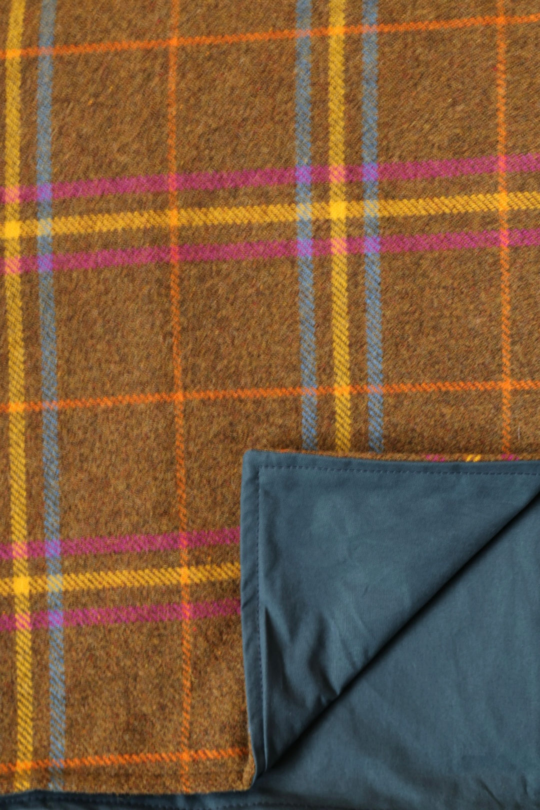 Schottische Tartan Picknickdecke Cairngorm im Freien — 170 × 150 cm, Braun-Beige Tartanmuster, Made in Scotland