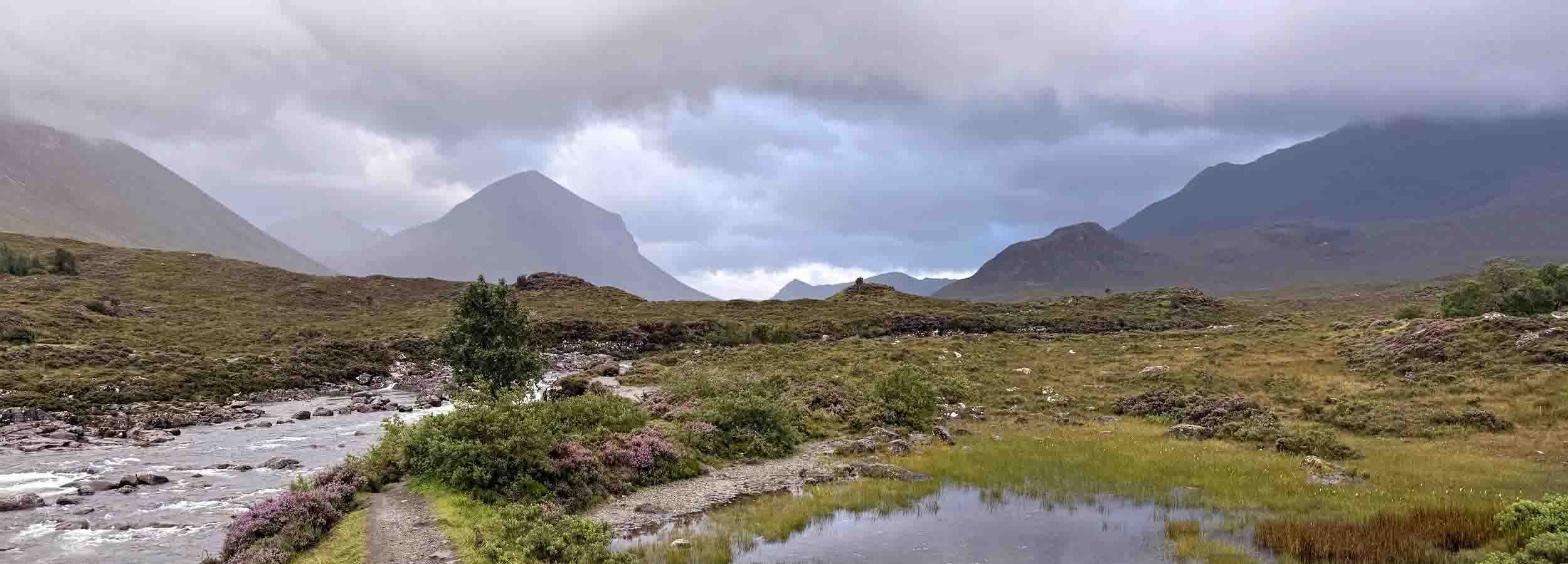Cuillin Hills auf der Isle of Skye — Kulisse für The Scottish Shop, authentische schottische Produkte für den deutschen Markt