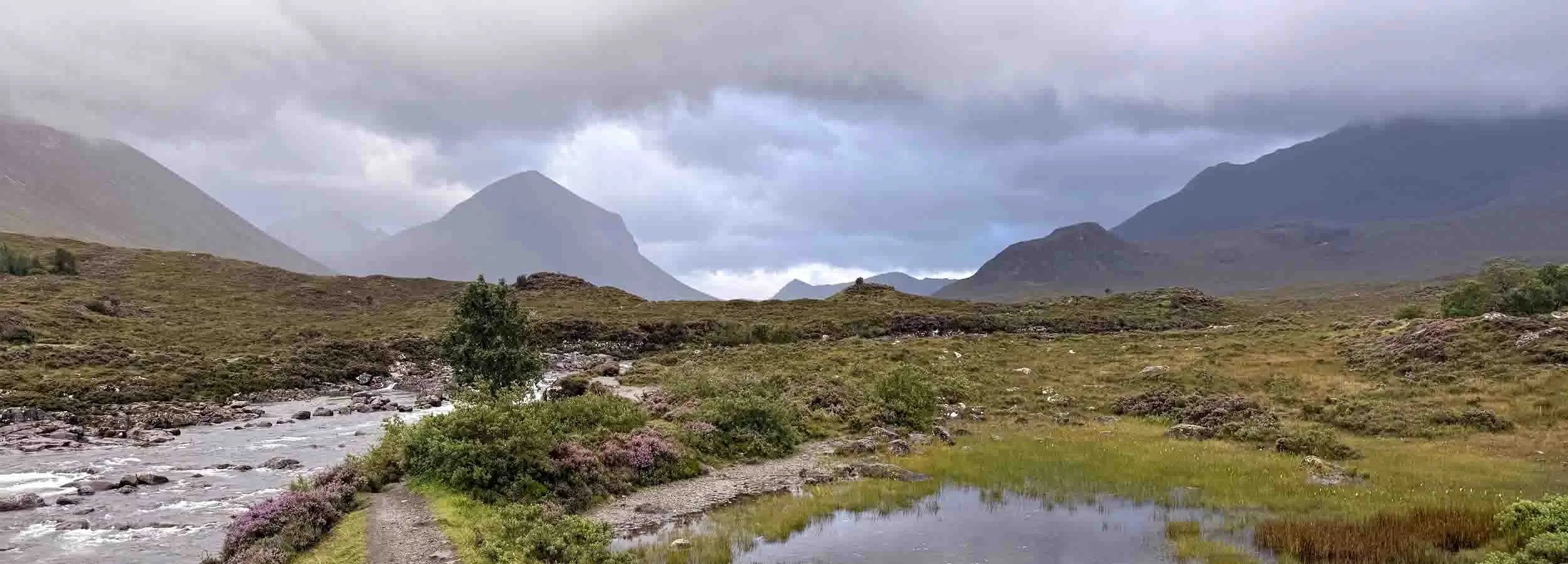 Cuillin Hills auf der Isle of Skye — Kulisse für The Scottish Shop, authentische schottische Produkte für den deutschen Markt