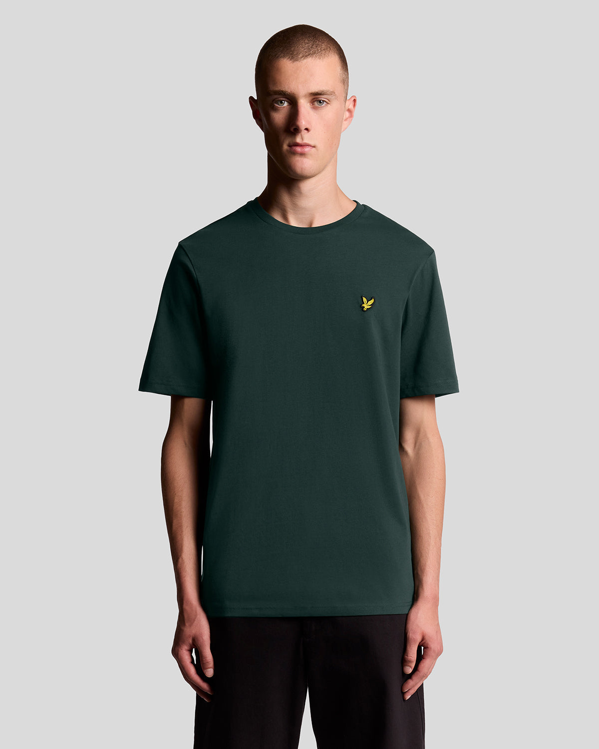 Lyle & Scott Herren T-Shirt Rundhals Dark Green — Regular Fit, goldene Adler-Stickerei
