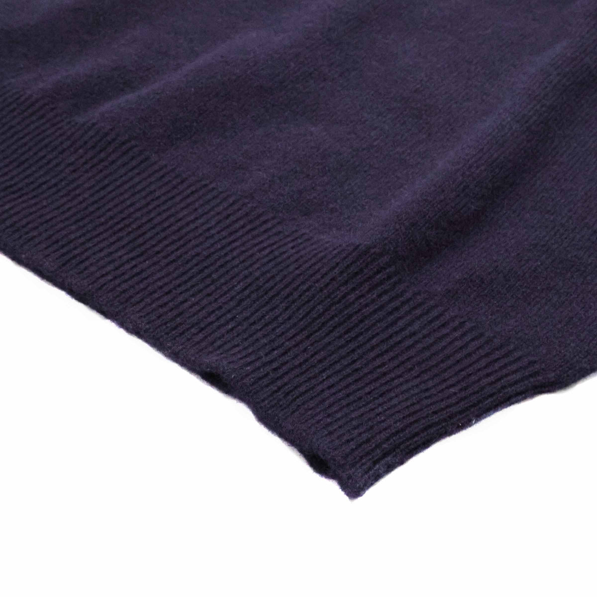 William Lockie Herren Leven Pullunder Marine Blau — Taille mit geripptem Saum, 100% Geelong Lammwolle