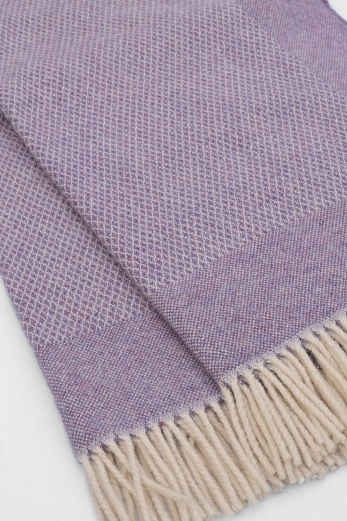 Cuddly blanket diamond pattern lavender