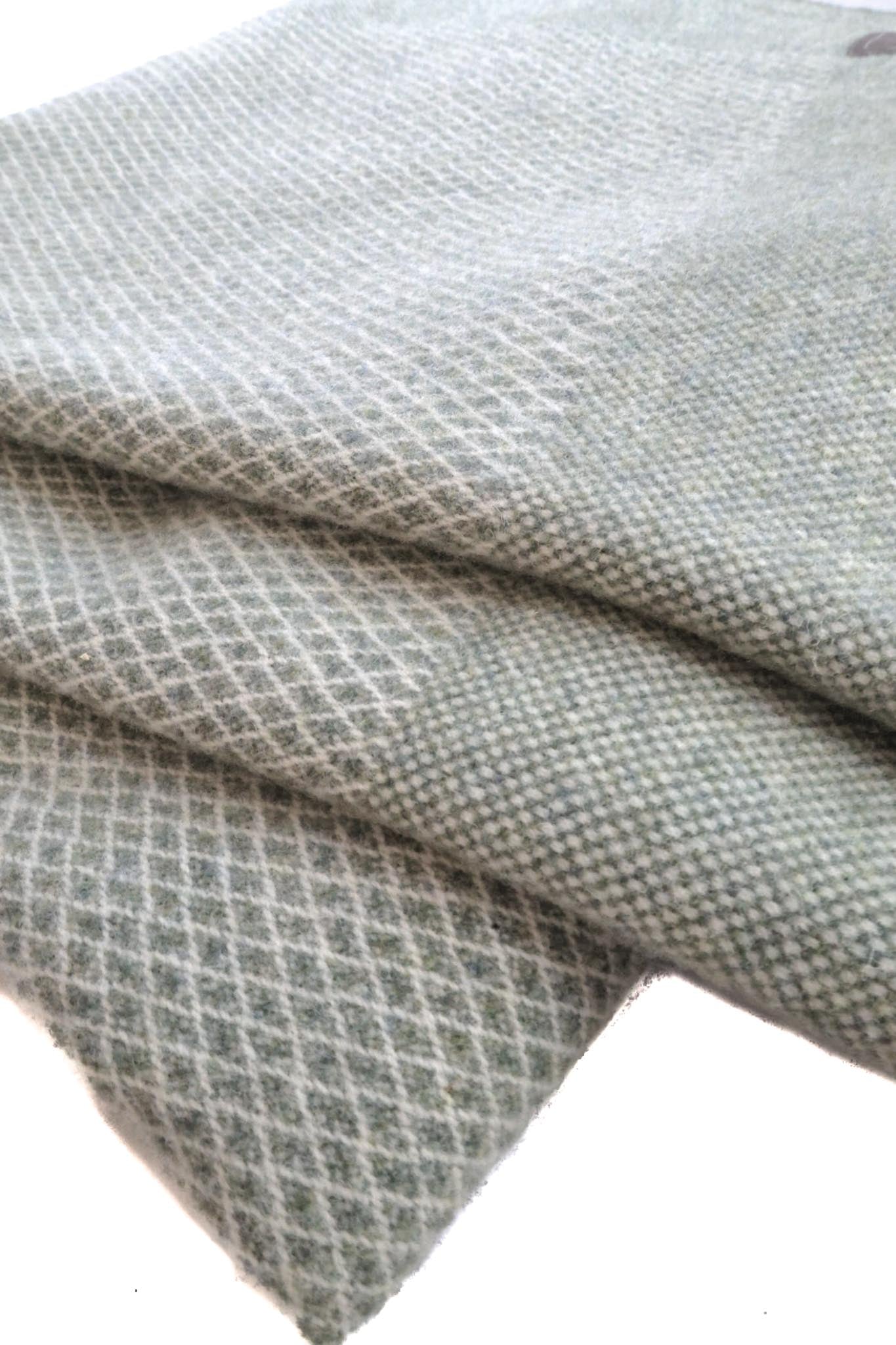 Lammwolle Kuscheldecke Rautenmuster Grün