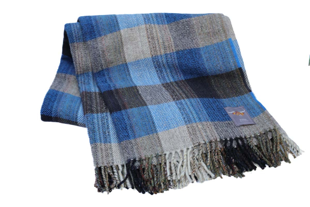 Coloured wool blankets aqua with fringes