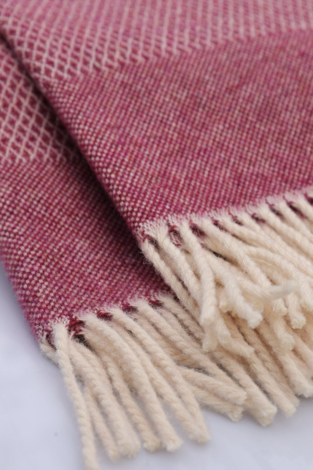 Cuddly blanket diamond pattern pink