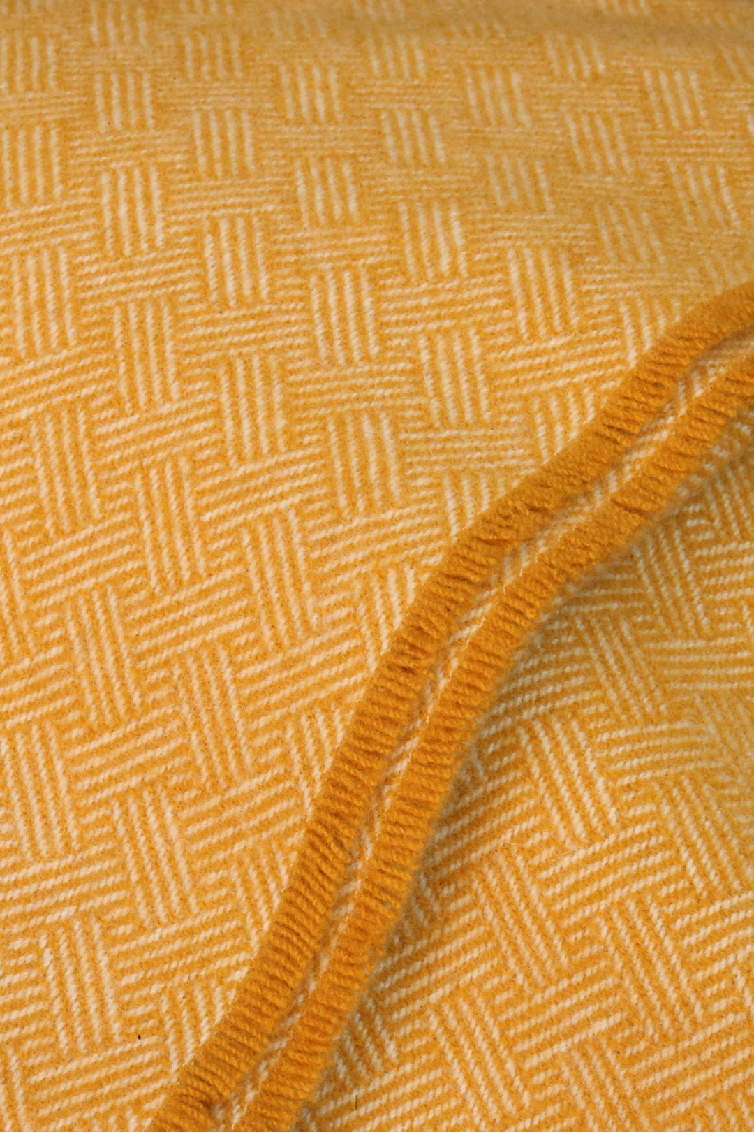 Cuddly blanket wool blanket yellow