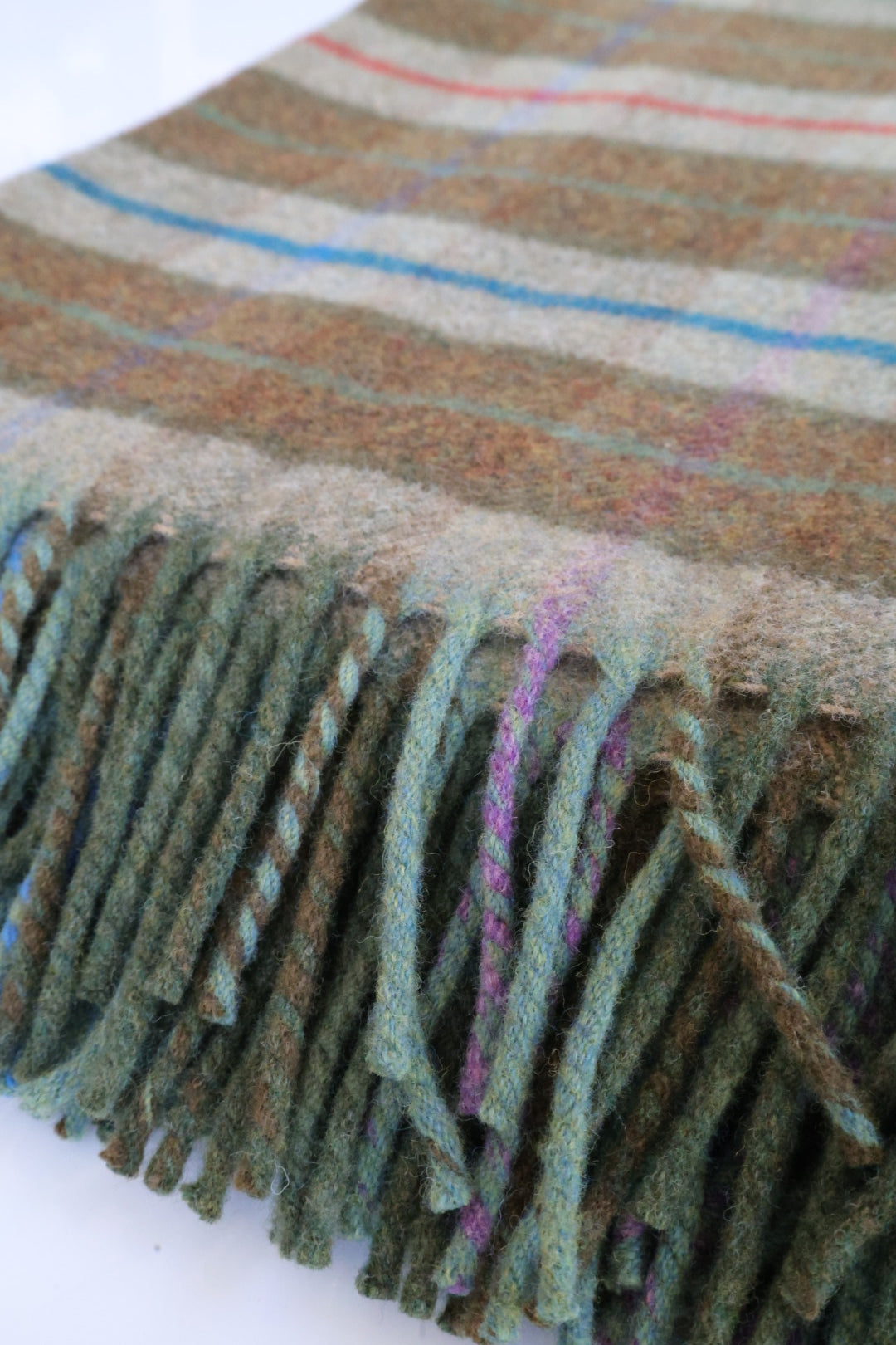 Wolldecke Schottenkaro | Braun mit Rot und Blau Streifen