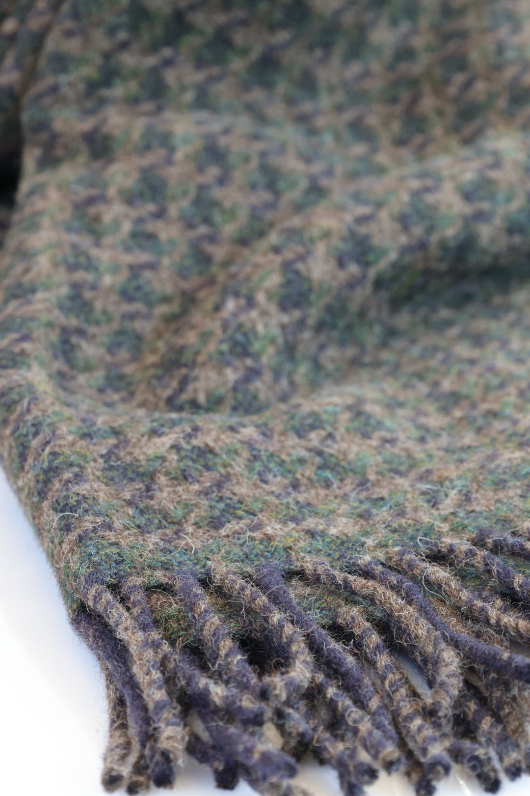 Houndstooth Shetland Sofa Wool Blanket | Peacock