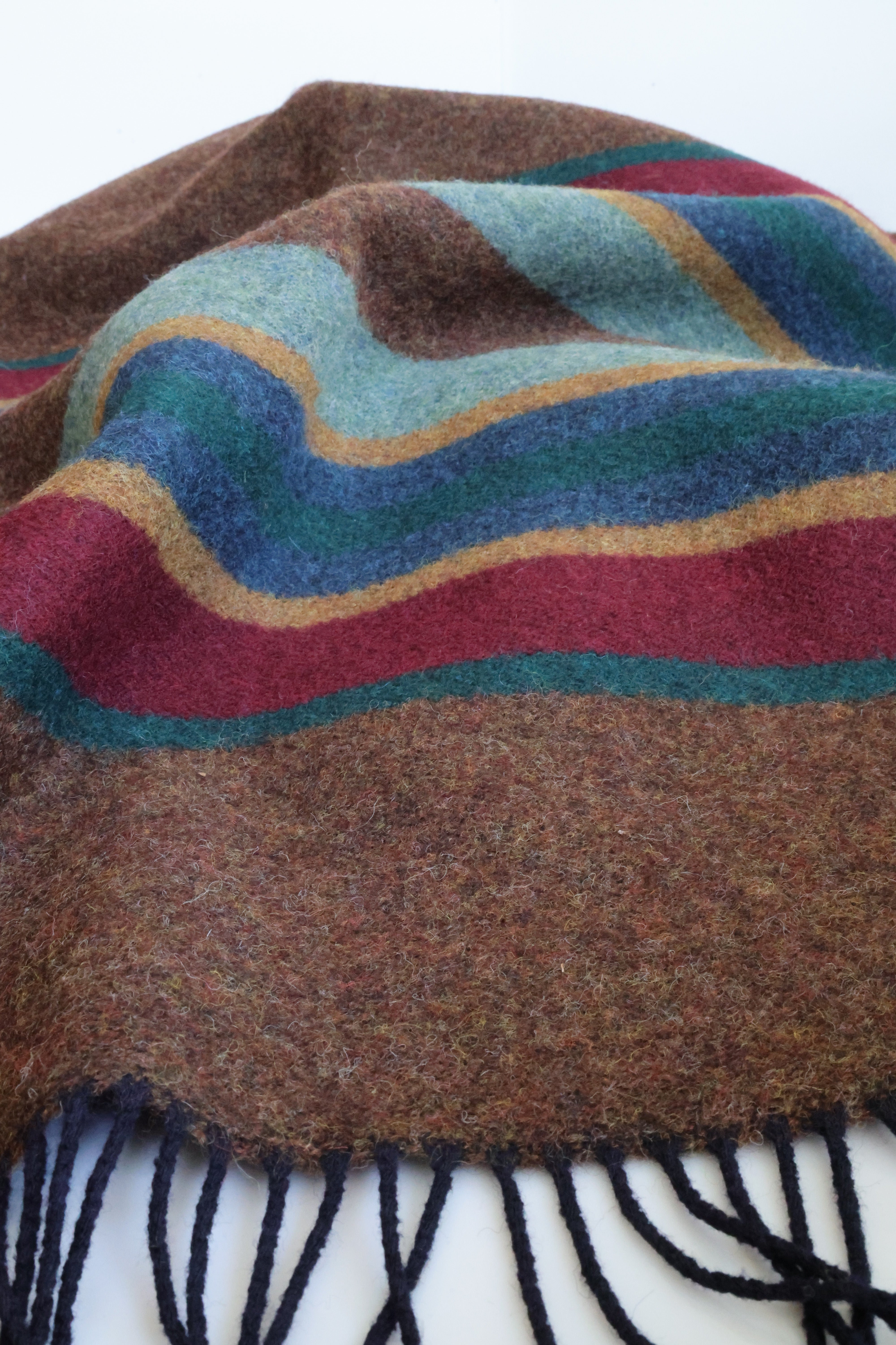 Wolldecke_Bruan_mit_Rot_Sreife