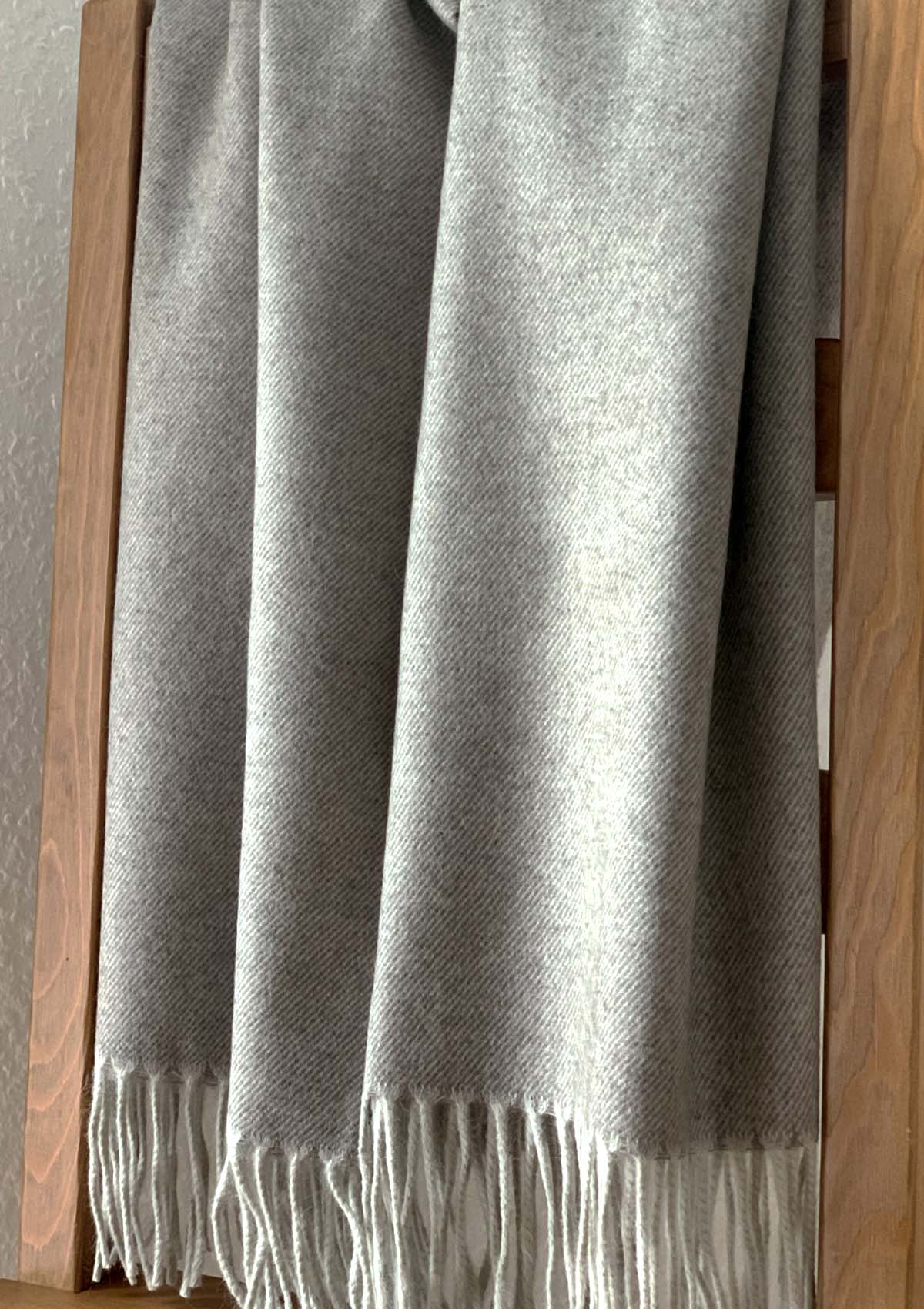 Stola-Angora-Lammwolle-Hell-Grau