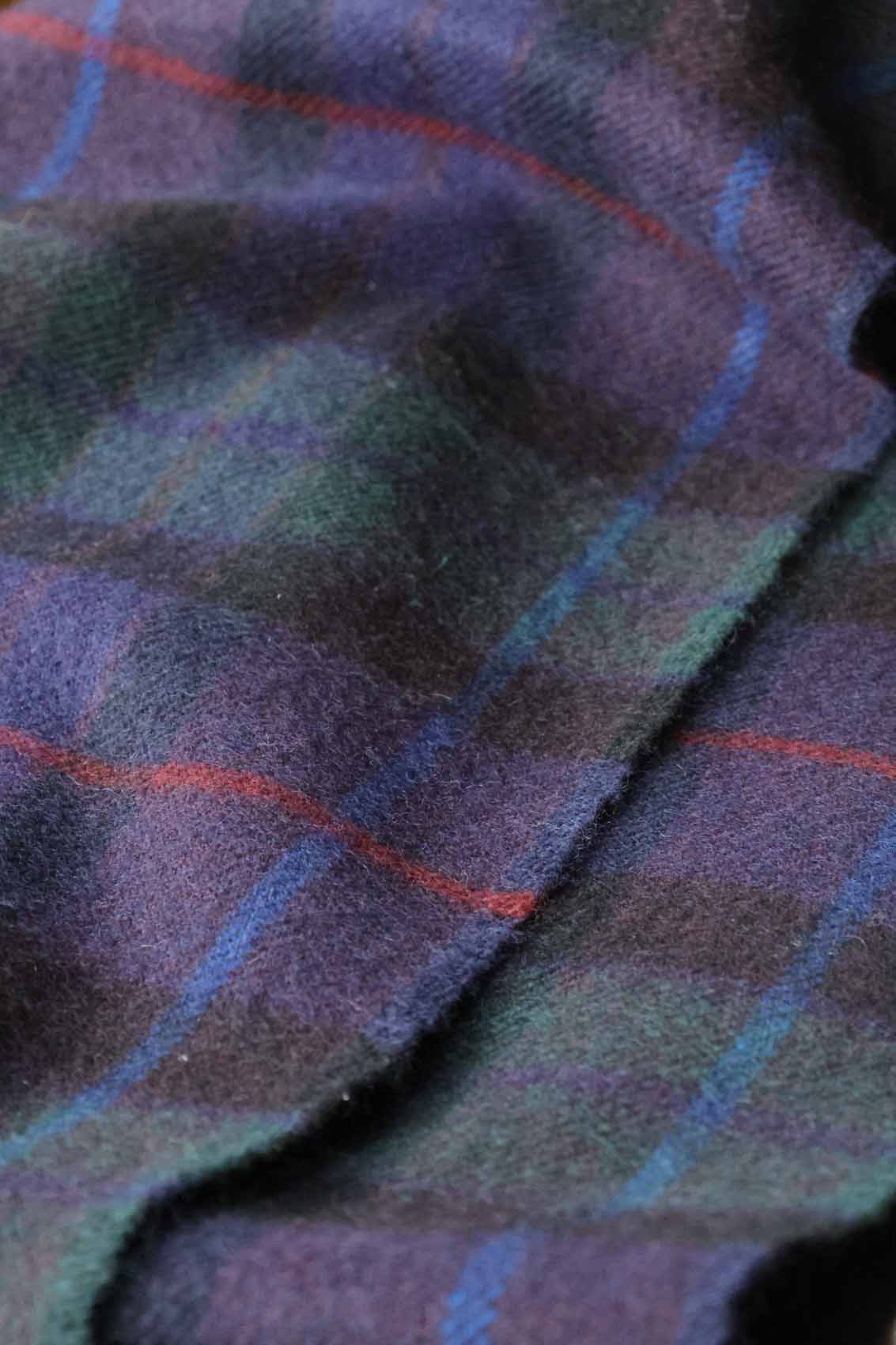 Schottischer Tartan Kaschmirschal in traditionellem Karomuster – Made in Scotland
