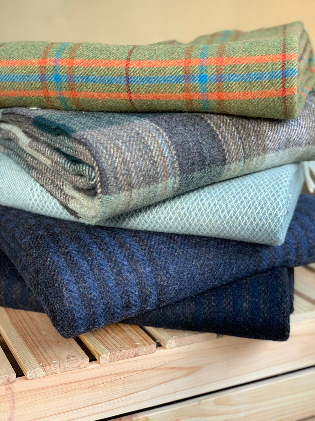 Schottische Wolldecke kaufen: Worauf Sie achten sollten