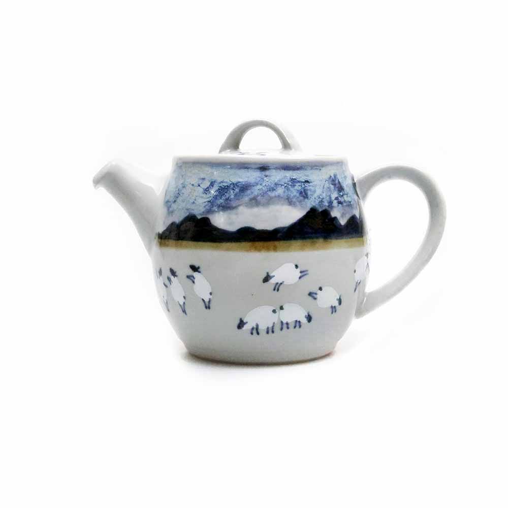 Highland Stoneware Scotland Teekanne mit Schottiche Landschaft und Schafe