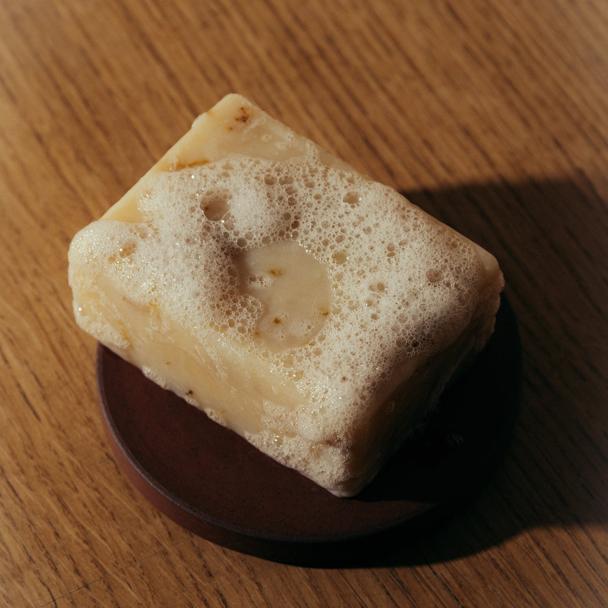 The Highland Soap Company handgemachte 190g Seife mit Schaum — reichhaltige Pflege mit Sheabutter und Kakaobutter