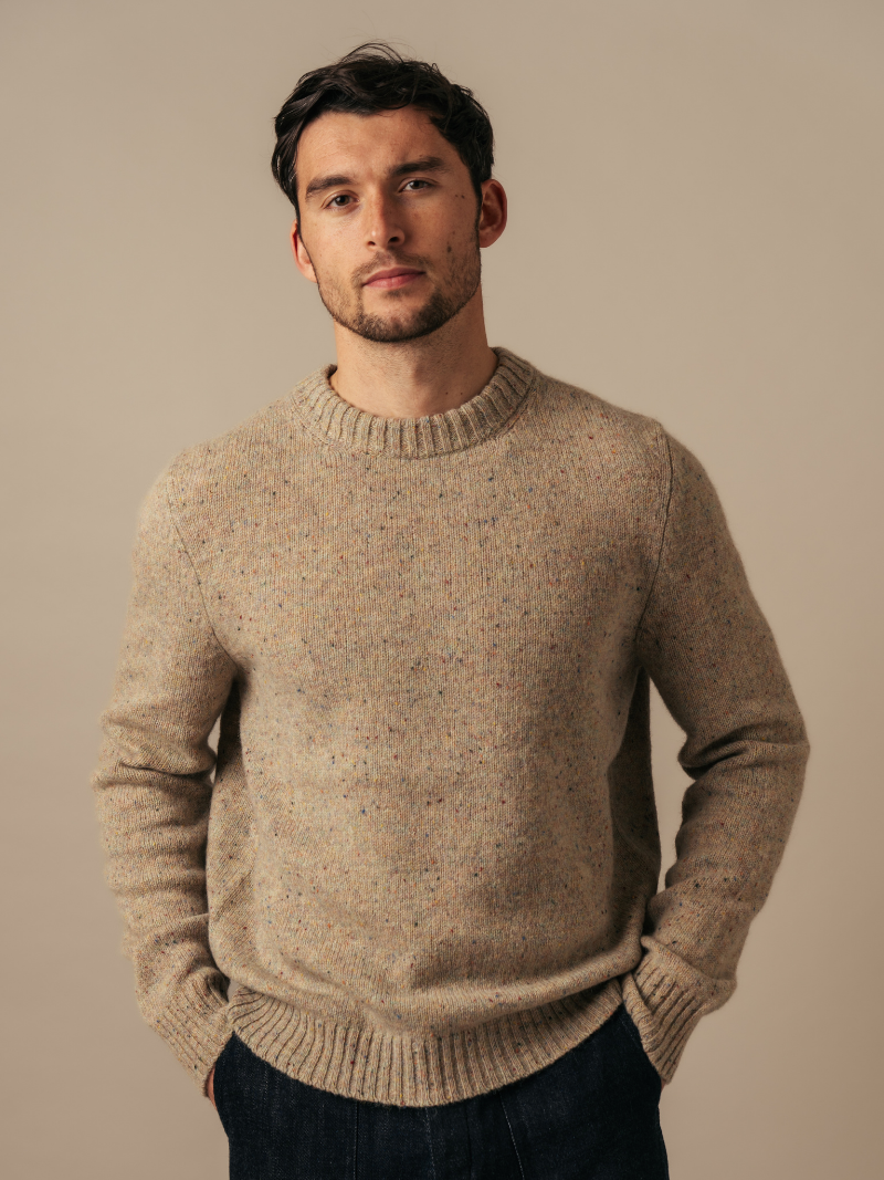 Eribé Brora Pullover Sand — Unisex, 100% Shetlandwolle, relaxed fit, Made in Scotland