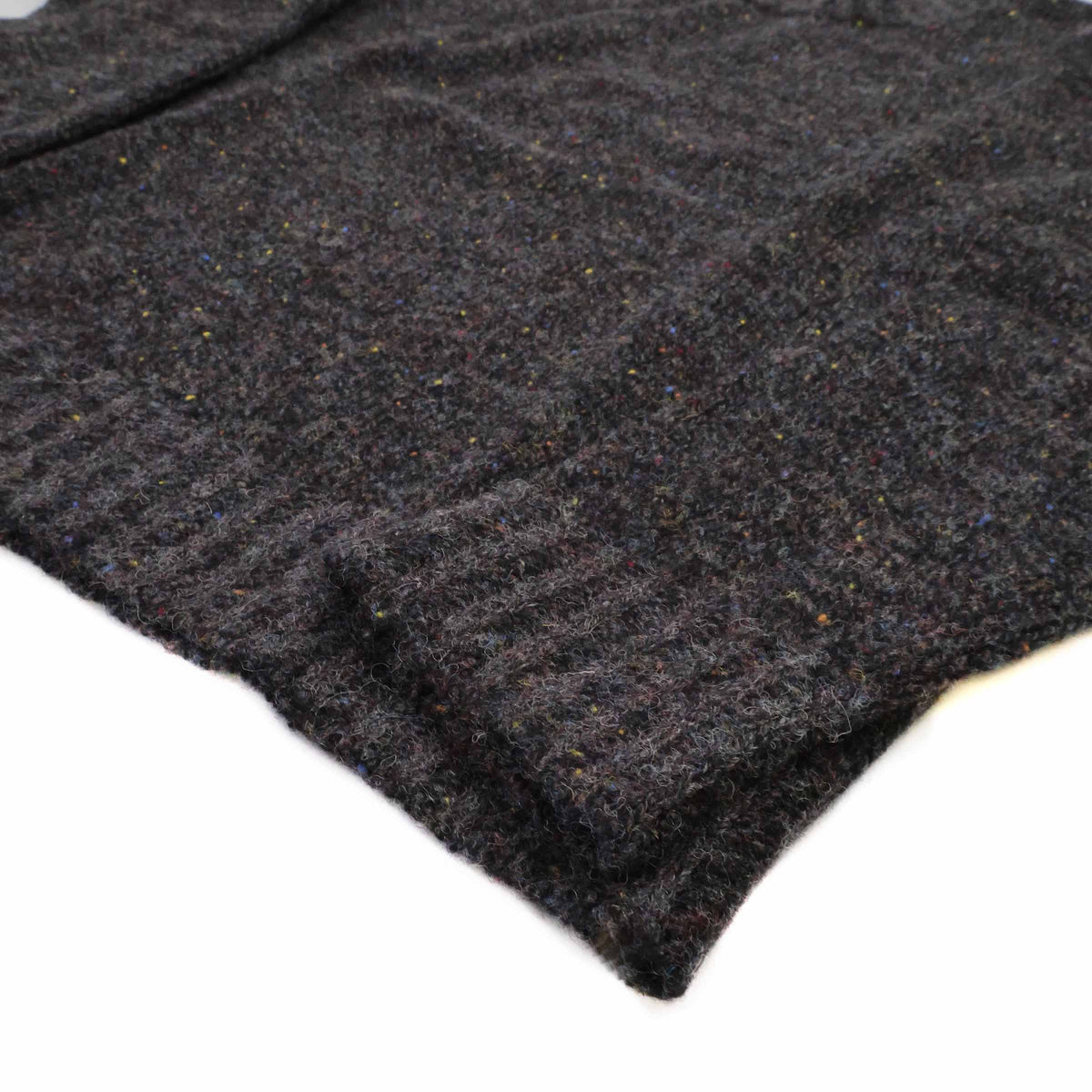 Eribé Herren Bruar Falls Pullover Gravel — Detailansicht Passform und Musterstruktur