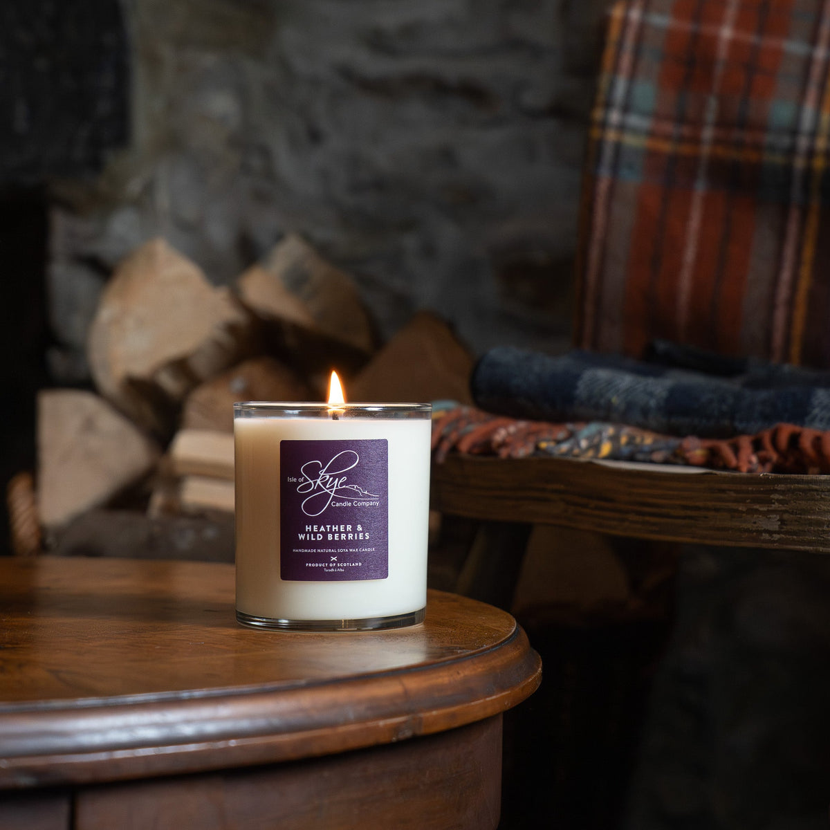 Isle of Skye Candles Heather & Wild Berries Duftkerze aus der Scottish Collection – Stimmungsbild