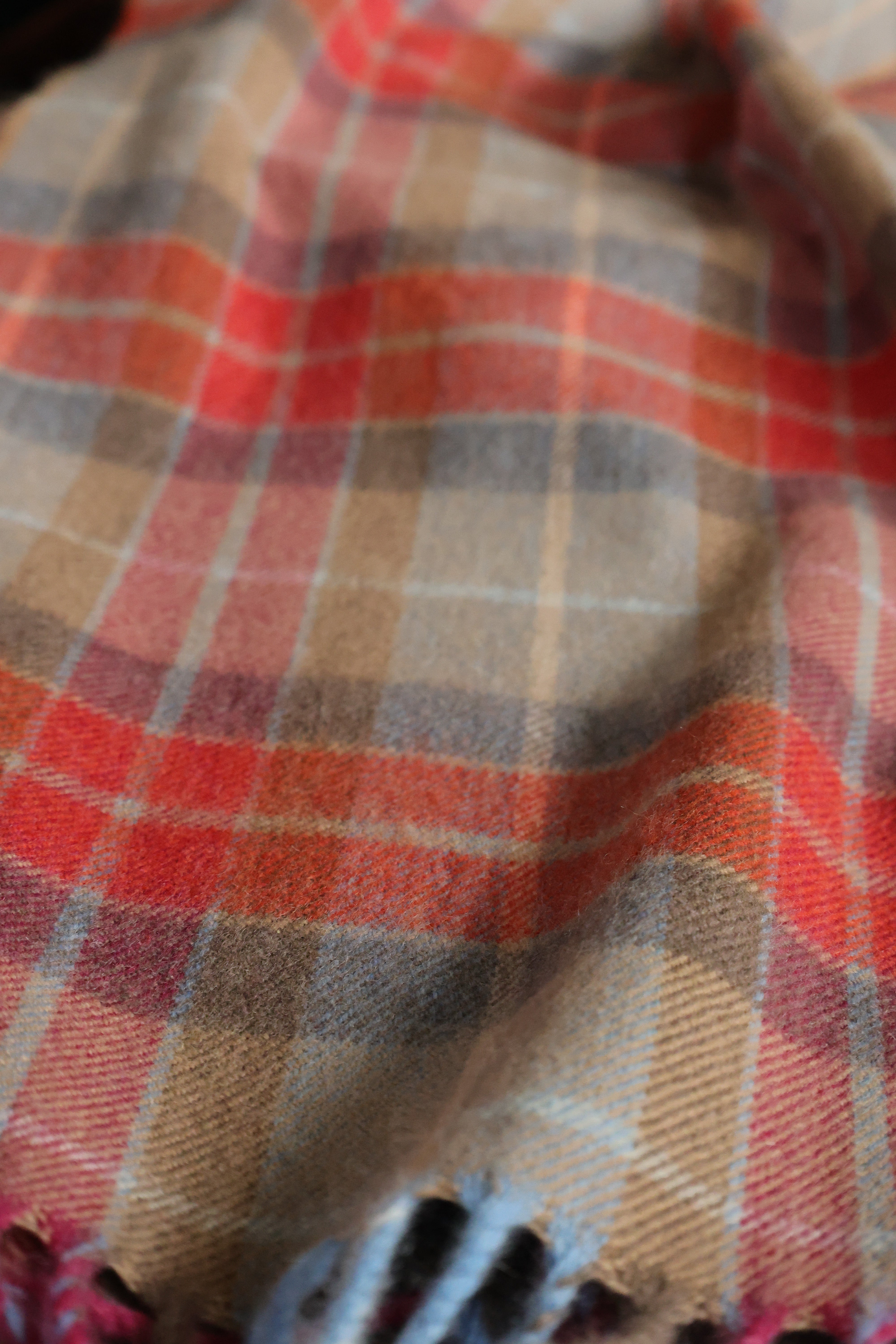Colorful cashmere scarf beige