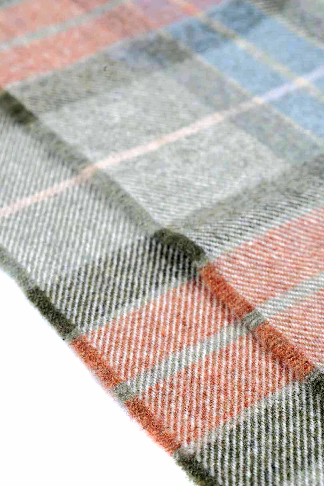 Kuuhi Kaschmirschal Uig Grün Orange Blau Tartan