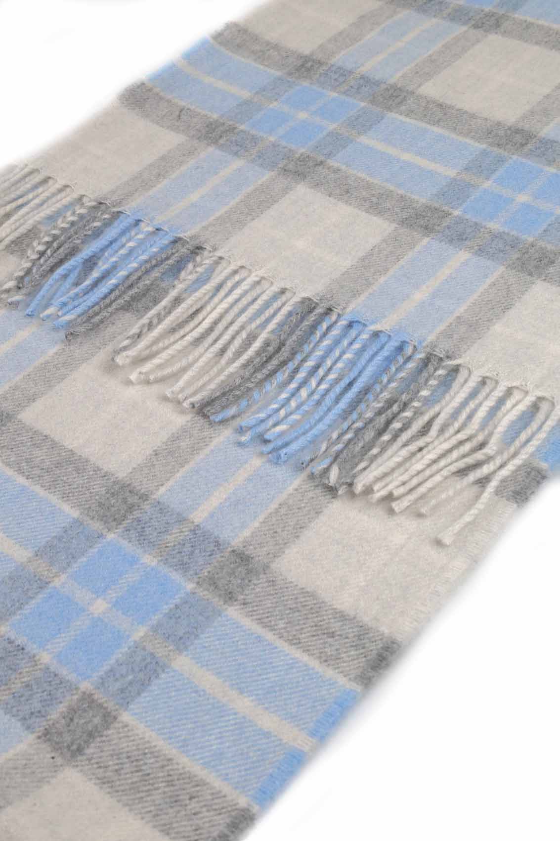 Kuuhi Kaschmirschal Quiraing Blau Weiss Grau Tartan