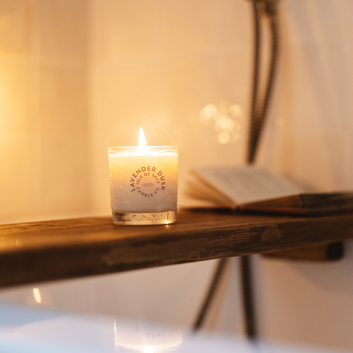 Isle of Skye Candles Lavender Dusk Duftkerze im Insel Tumbler – Produktansicht