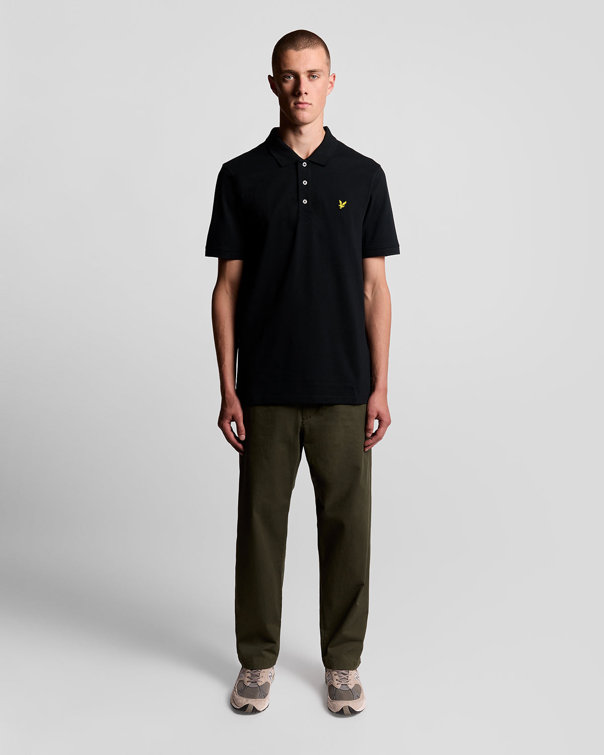 Lyle & Scott Poloshirt Jet Black getragen — Vorderansicht