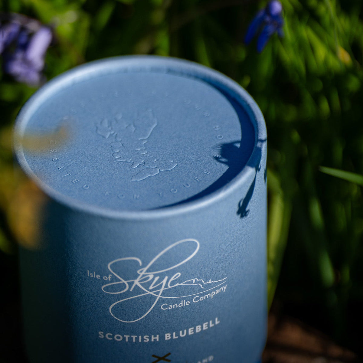 Isle of Skye Candles Scottish Bluebell Duftkerze aus der Scottish Collection – Stimmungsbild