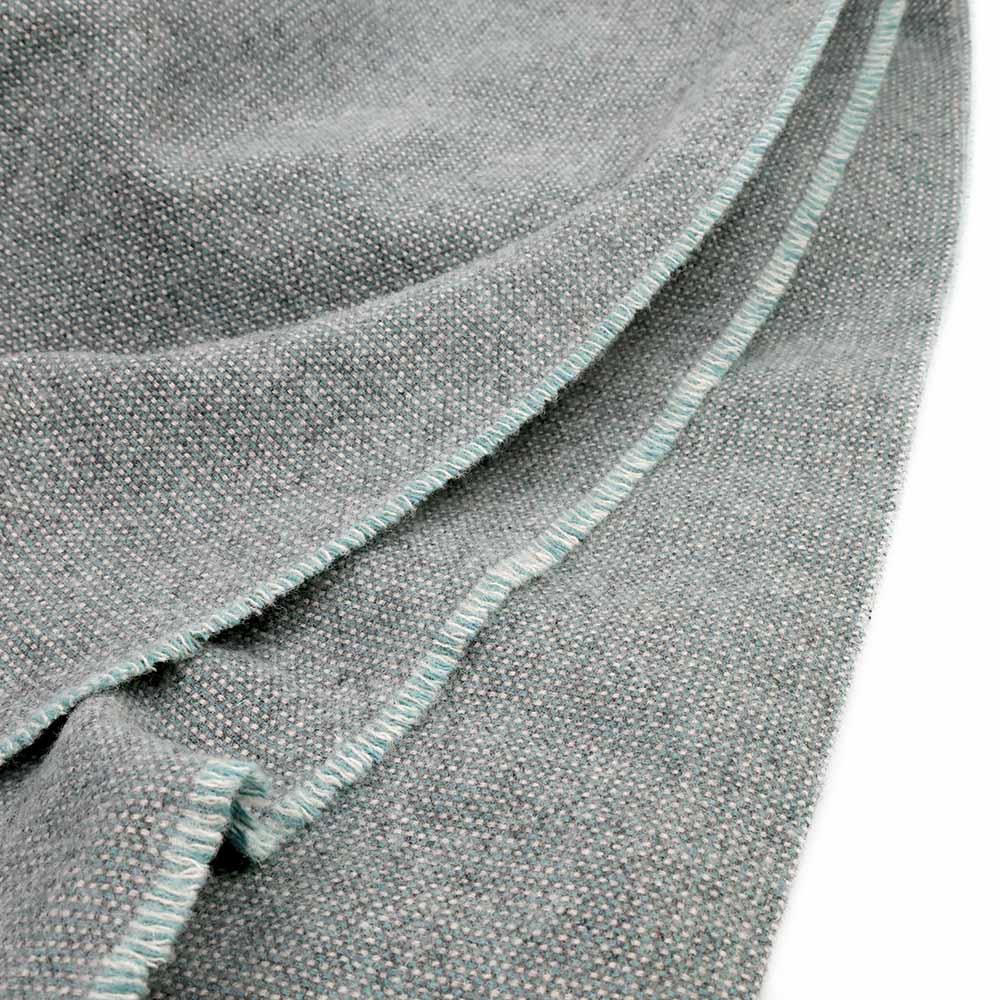 Tagesdecke_Grun_Schurwolle_Kuuhi_seite