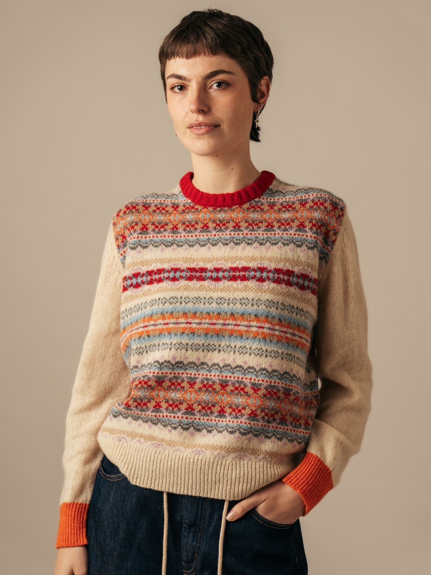 Eribé Westray Block Pullover Mallaig Beige Grau Fairisle Damen Modell kastenförmig