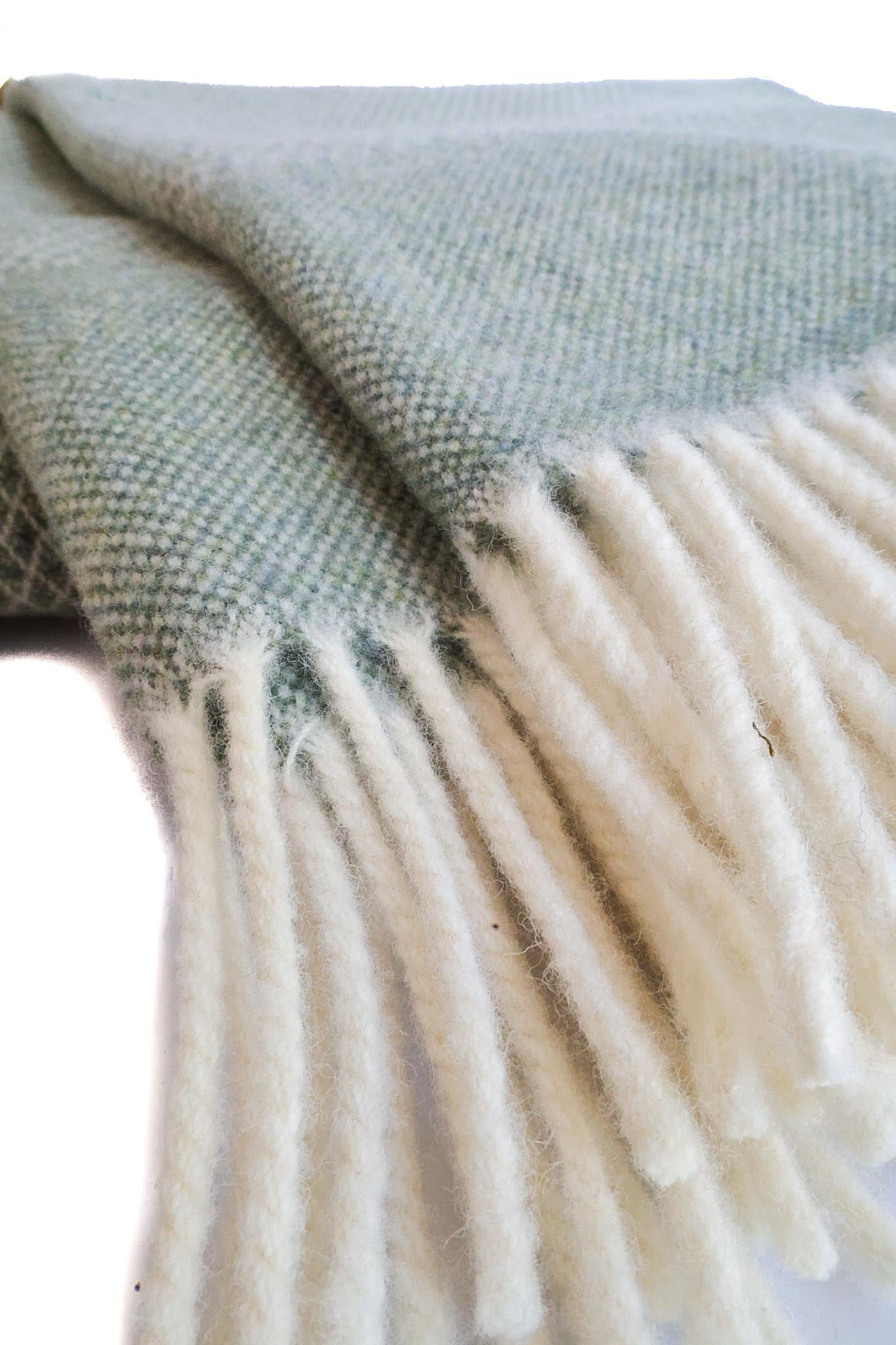 Lammwolle Kuscheldecke Rautenmuster Grün