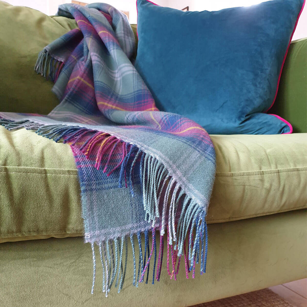 Lochcarron Wolldecke Hame Tartan, 100% Lammwolle, Made in Scotland – Studioaufnahme