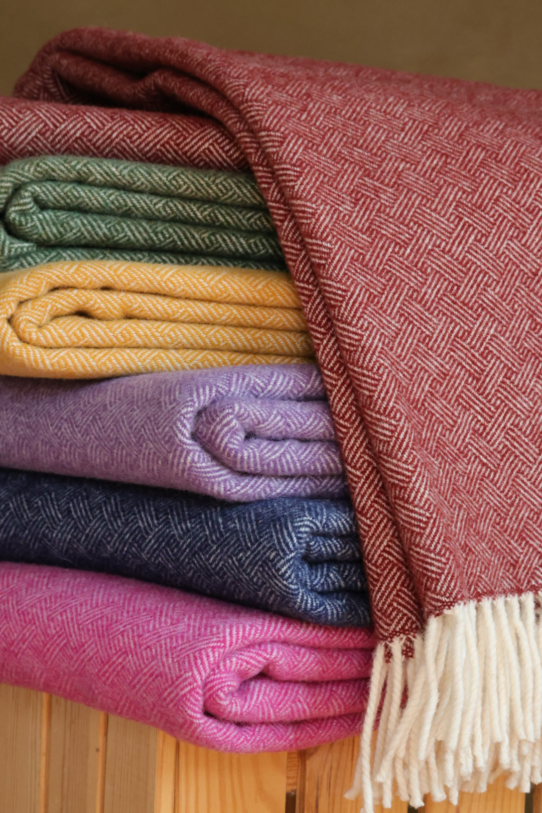 Cuddly blanket red | lambswool 180 x 150 cm
