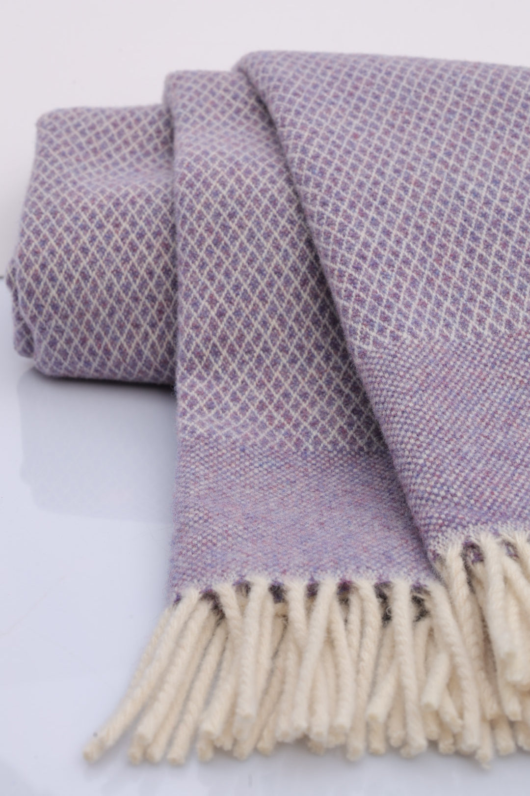 Cuddly blanket diamond pattern lavender